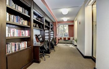 Bennett Park Business Center at Bennett Park Apartments, Virginia