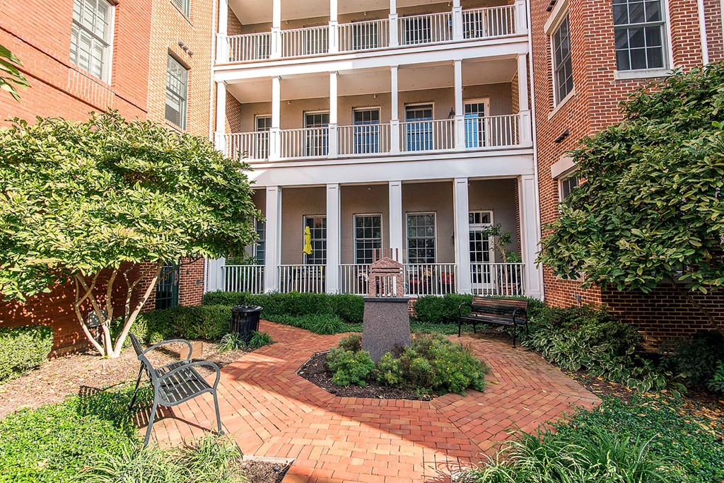 Courtyard View at Clayborne Apartments, Alexandria, VA