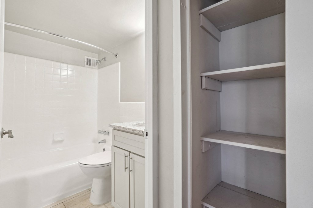 Bathroom The Kenmore, Washington, 20015