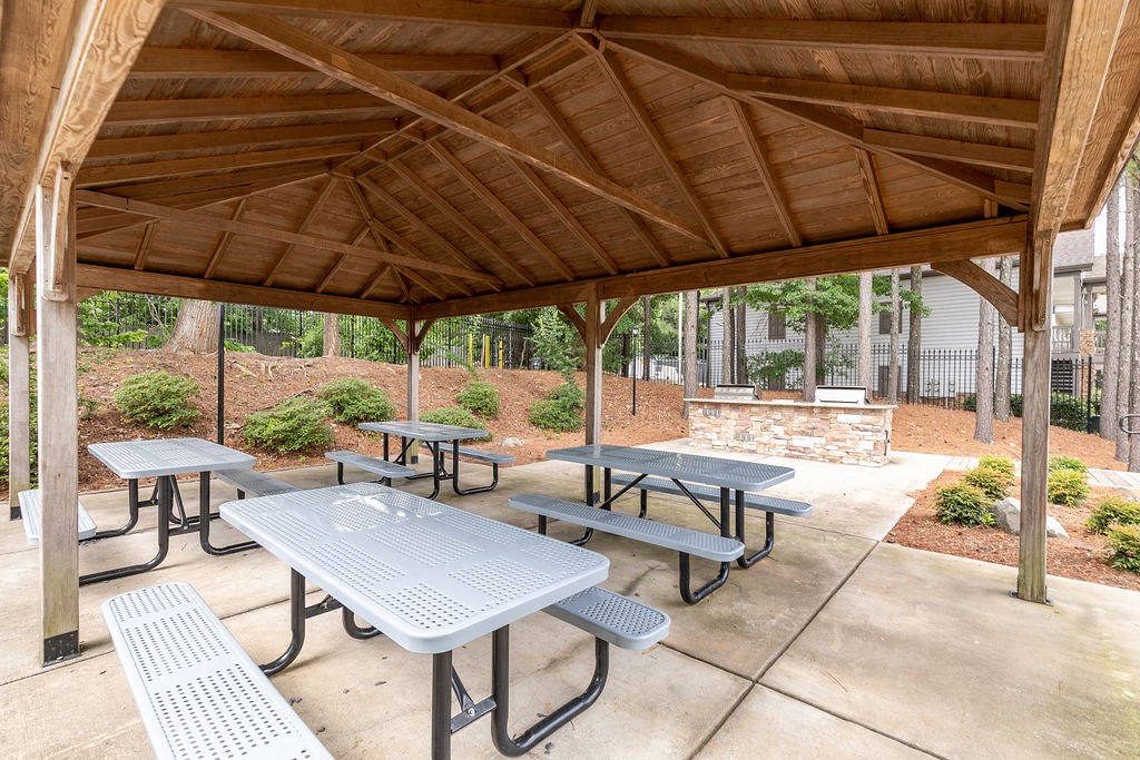Picnic area at Elme Marietta Apartments, Marietta, GA, 30067