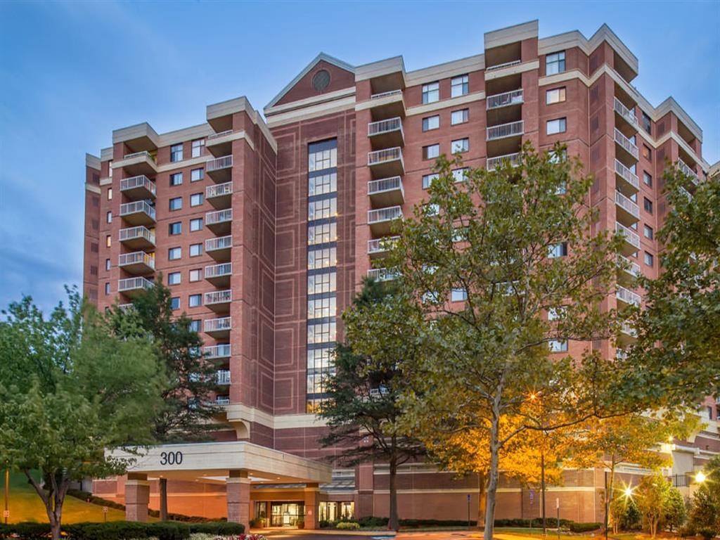 Cascade Exterior at Cascade at Landmark, Alexandria, VA, 22304