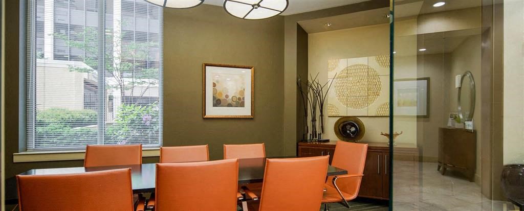 Diningat Bennett Park Apartments, Arlington, Virginia