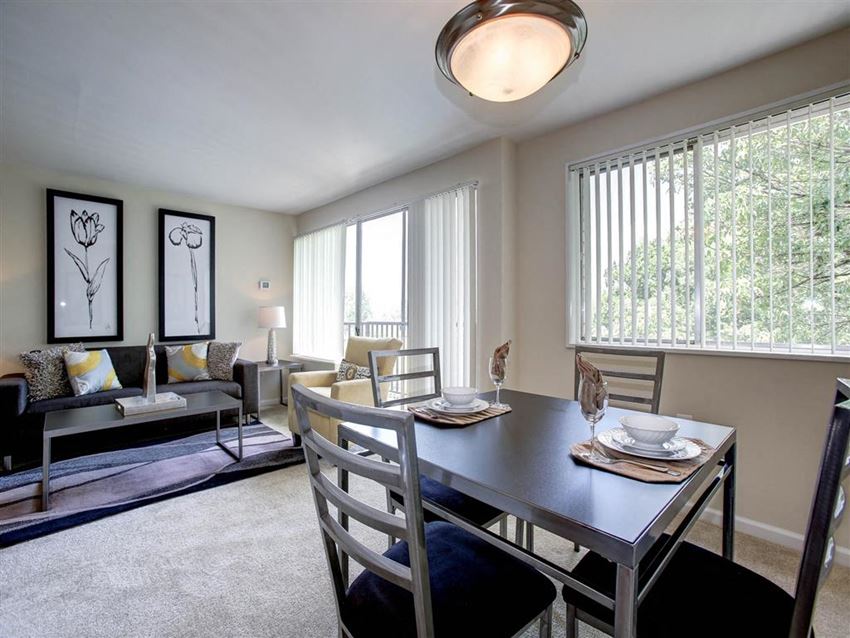 Roosevelt Towers Apartments, 500 N Roosevelt Blvd, Falls Church, VA