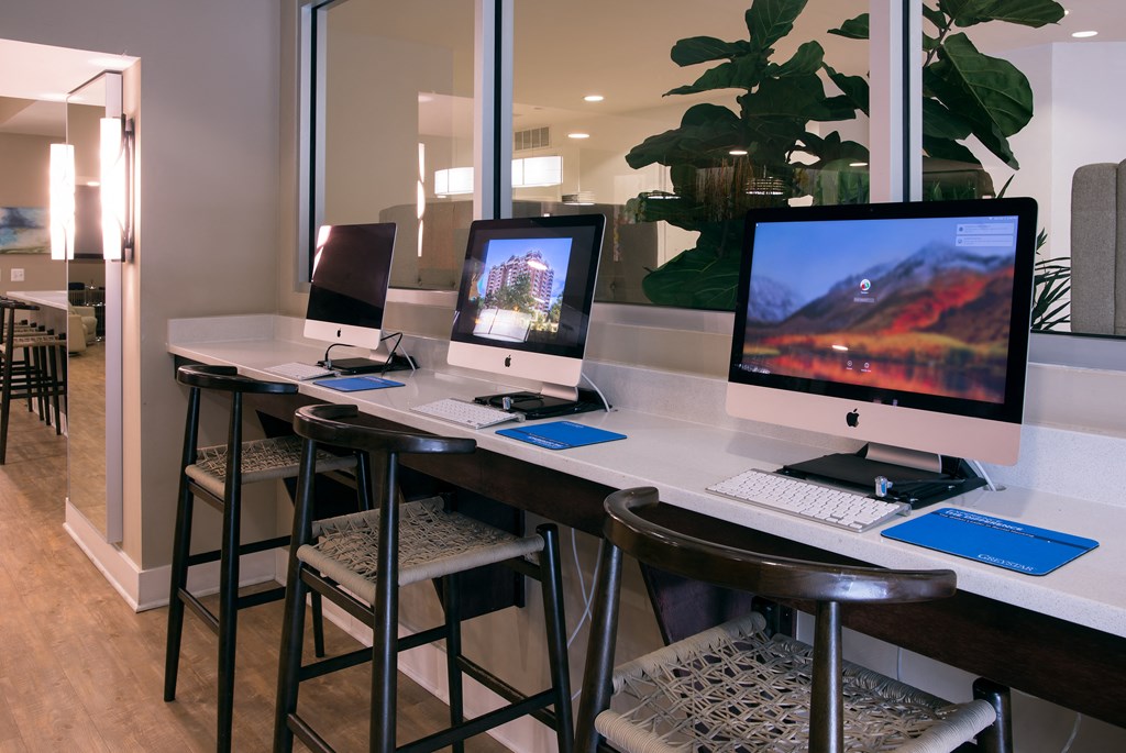 Cascade Business Room at Cascade at Landmark, Alexandria, VA, 22304
