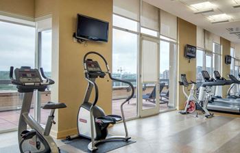 Bennett Park Fitness Center at Bennett Park Apartments, Arlington