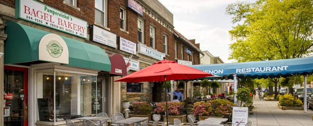 Restaurants near The Kenmore, Washington, 20015