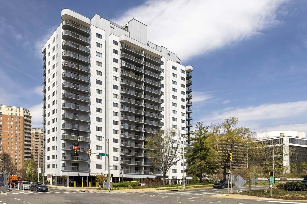 Building Exterior at The Paramount, Virginia