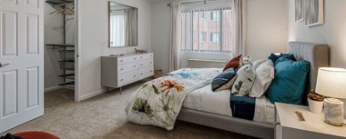The Wellington Bedroom at Wellington Apartments, Arlington, VA, 22204 - Photo Gallery 5