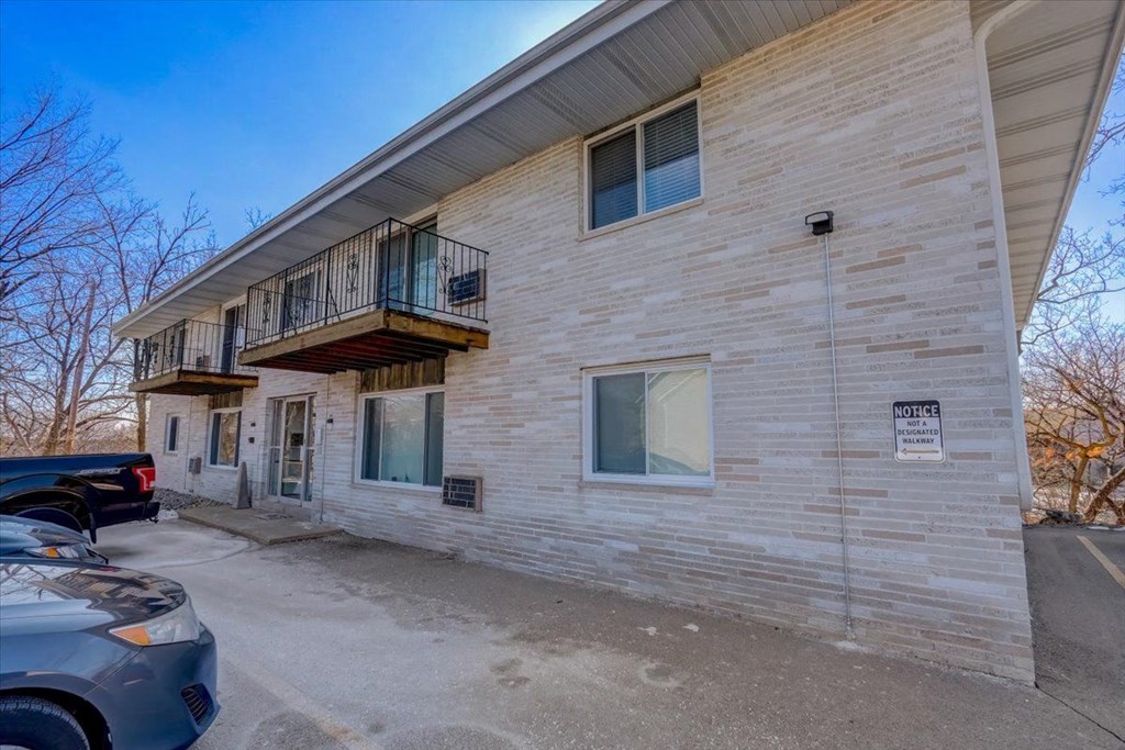 Hartview Apartments, 156-190, 197 And 208 Hill Court, Hartland, Wi 