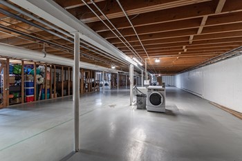 1114-1116 W Wisconsin Street 2 Beds Apartment for Rent - Photo Gallery 2