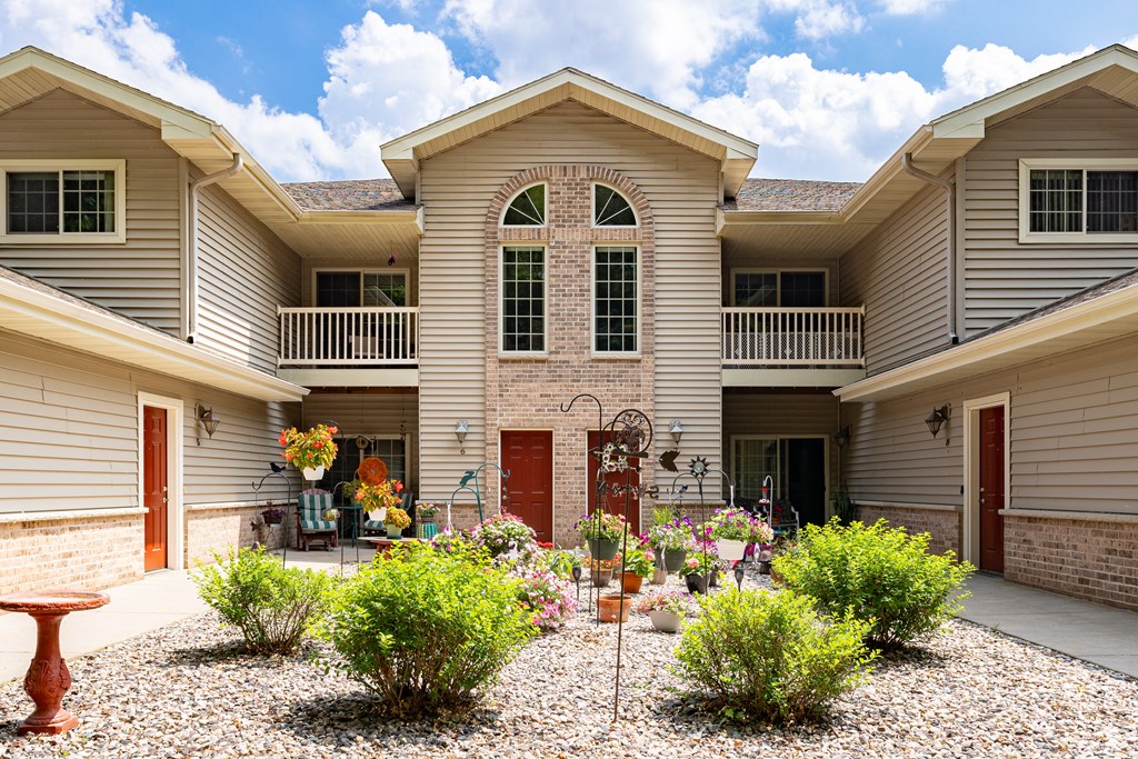 the preserve at ballantyne commons community courtyard