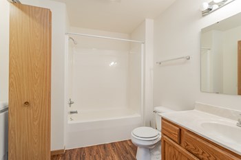 Colonial Place Apartments