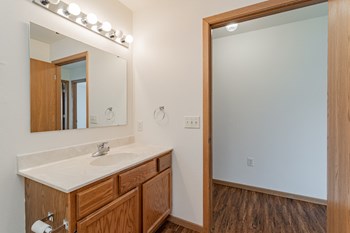 Colonial Place Apartments