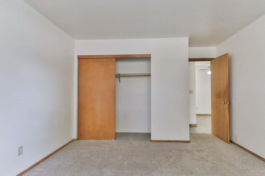 Alverno Pool Apartments