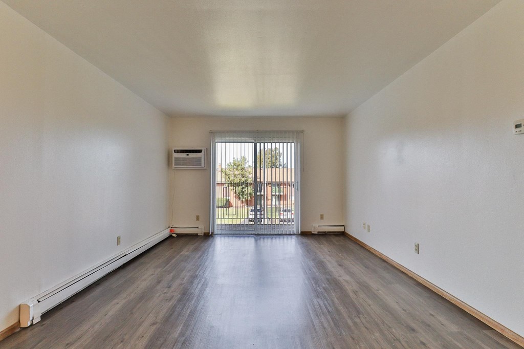 Alverno Pool Apartments