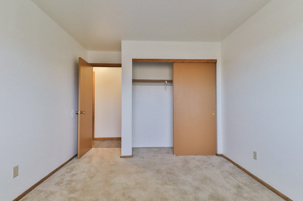 Alverno Pool Apartments