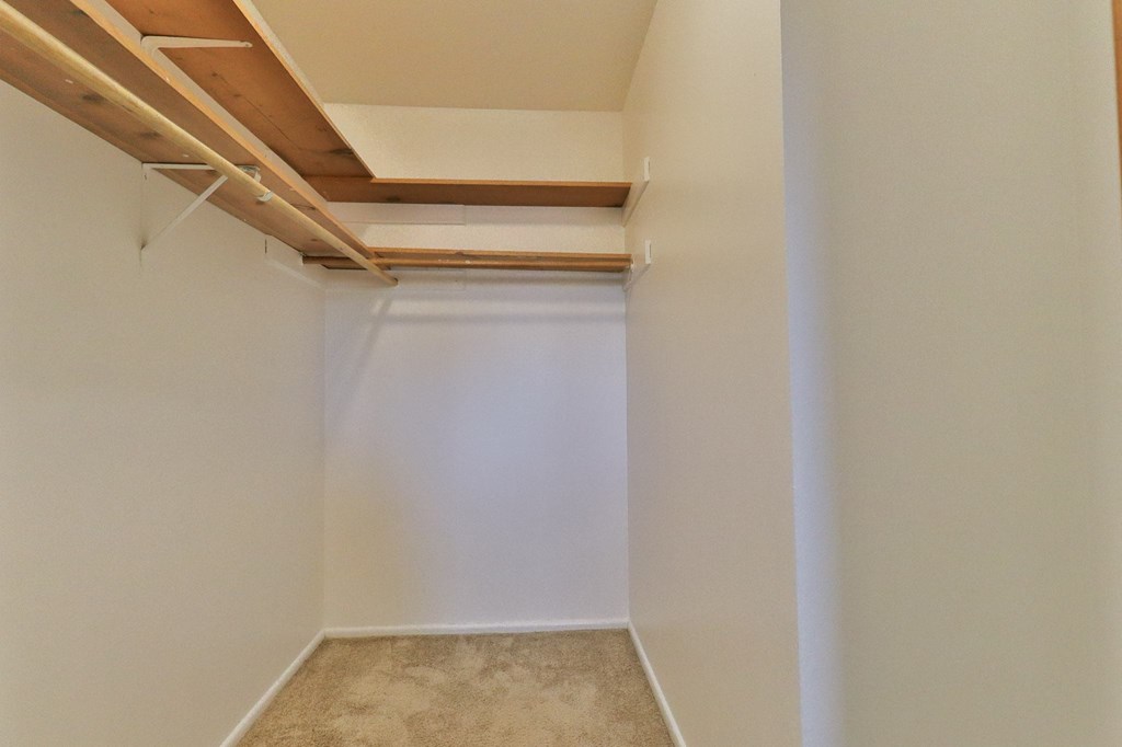 Alverno Pool Apartments