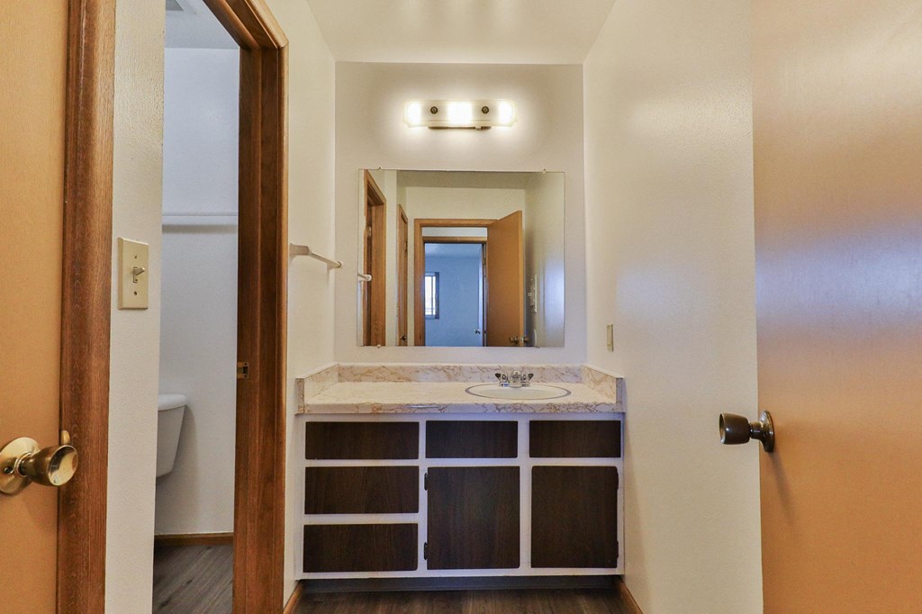 Alverno Pool Apartments