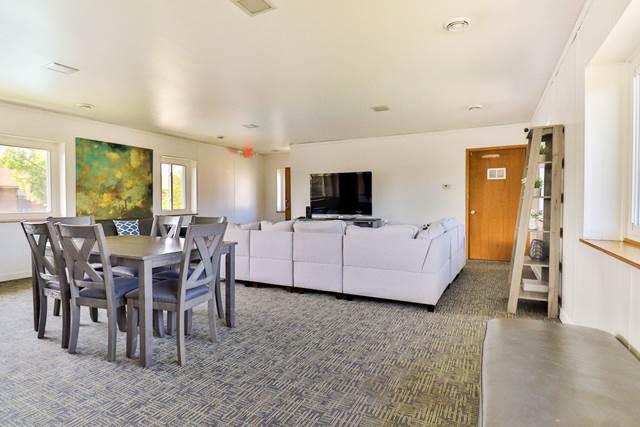 Alverno Pool Apartments