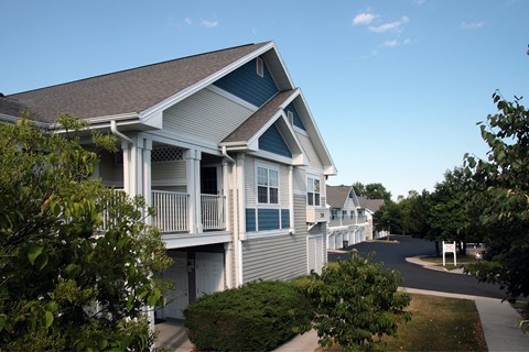 7960 N 107Th St 1-2 Beds Apartment for Rent