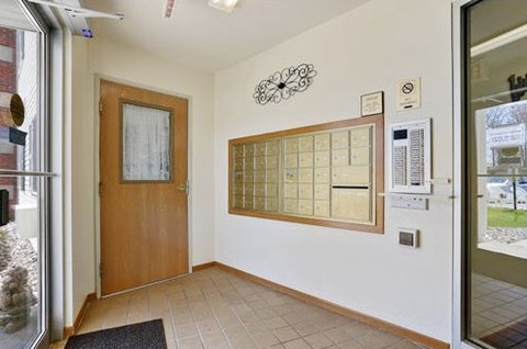 3021 Shore Dr 1-2 Beds Apartment for Rent