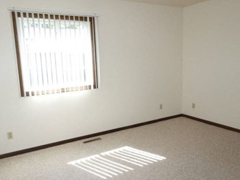 3100 Ellis St Apt #46 1-2 Beds Apartment for Rent - Photo Gallery 6