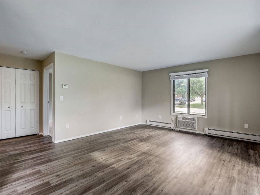 Honey Lou Court Apartments