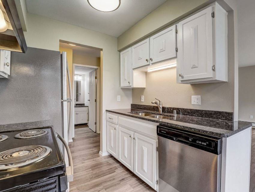 Honey Lou Court Apartments