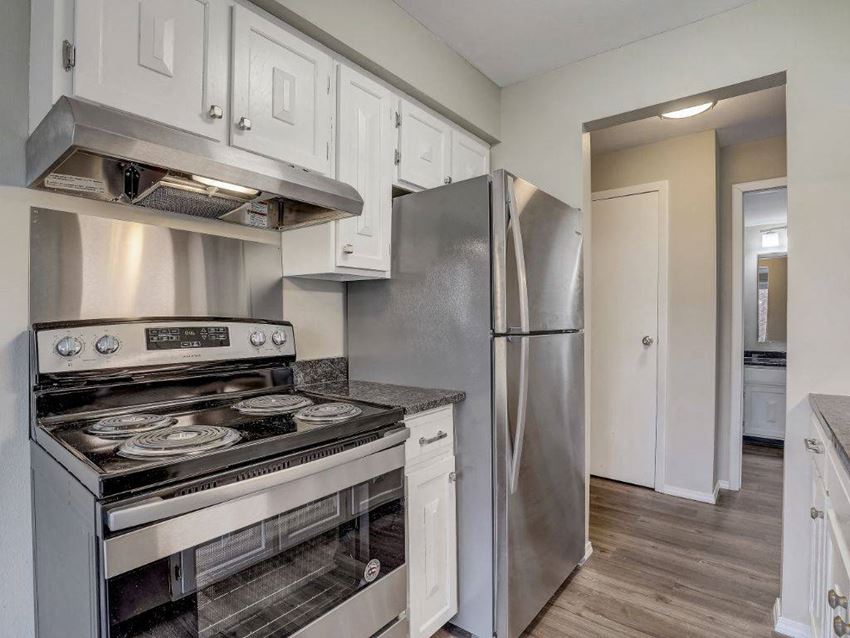 Honey Lou Court Apartments