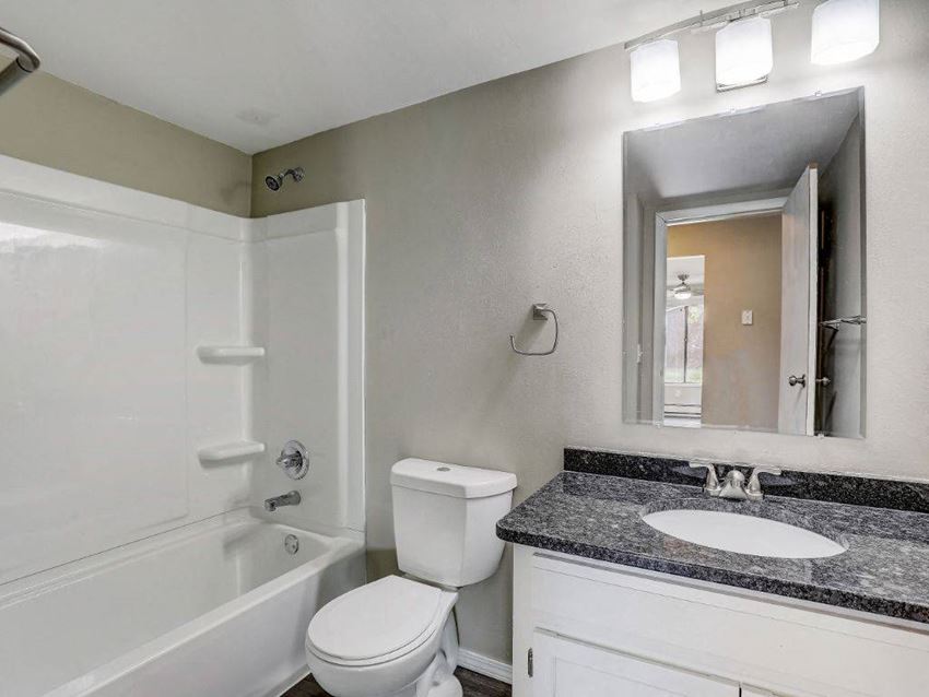 Honey Lou Court Apartments