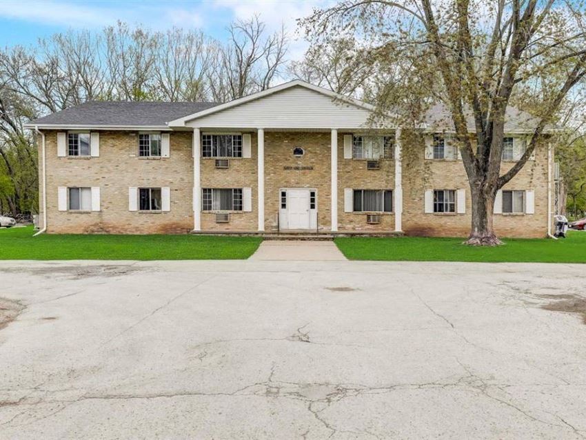 North Shore Manor Apartments