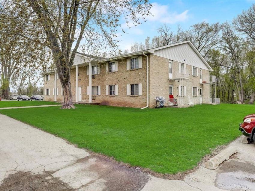 North Shore Manor Apartments