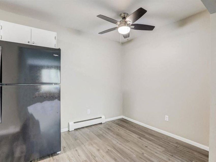 North Shore Manor Apartments