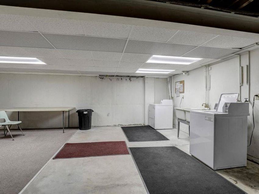 North Shore Manor Apartments