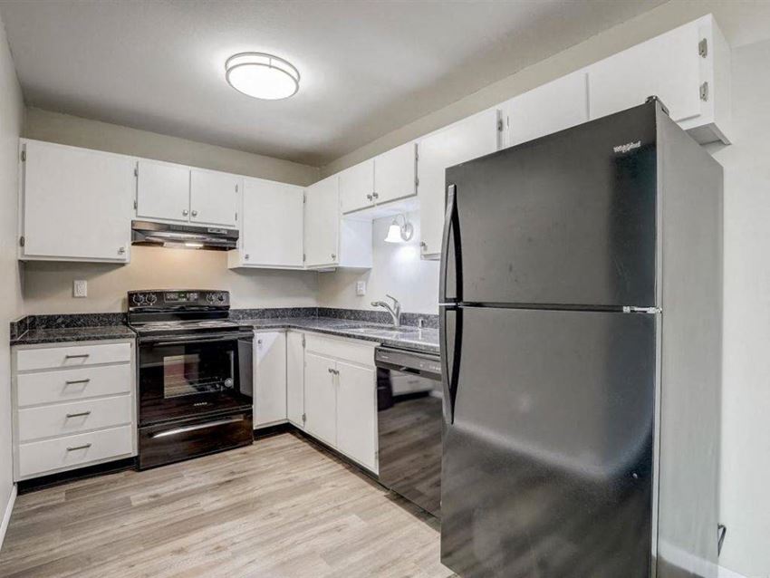 North Shore Manor Apartments