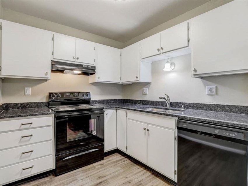 North Shore Manor Apartments