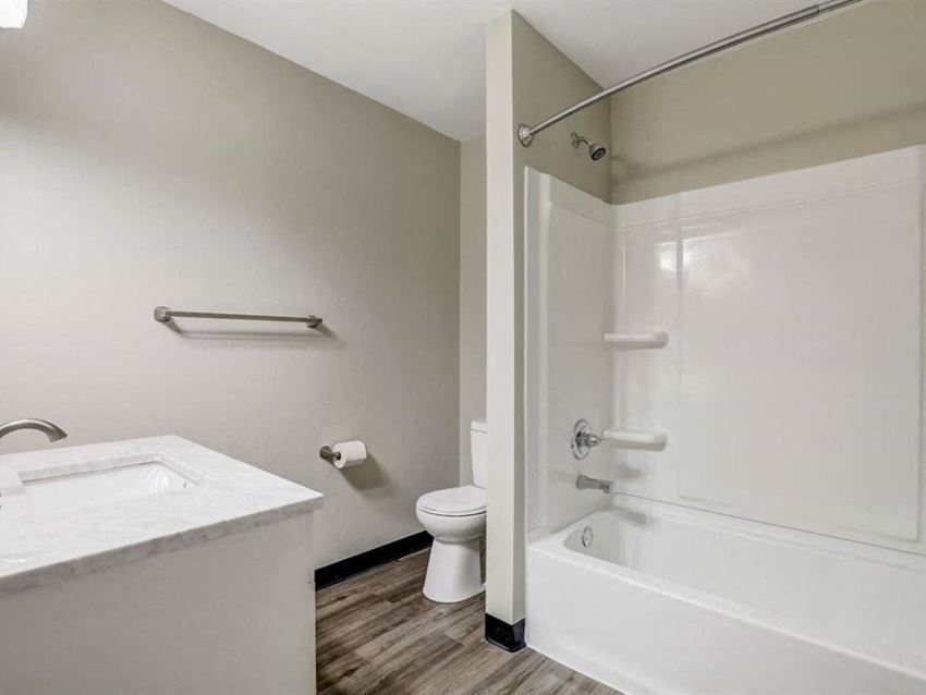 North Shore Manor Apartments