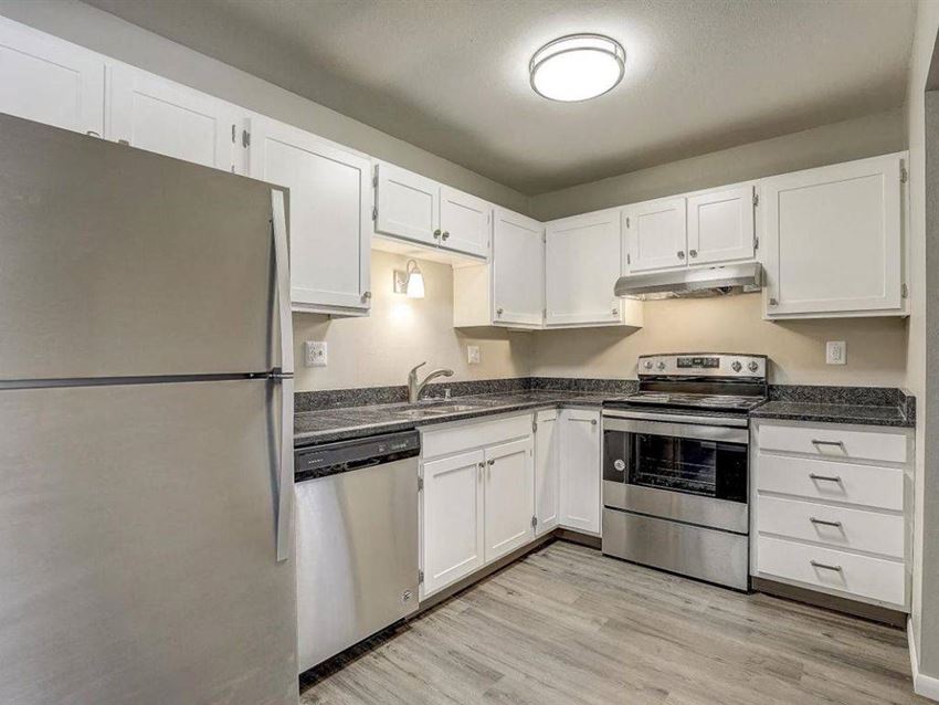 North Shore Manor Apartments