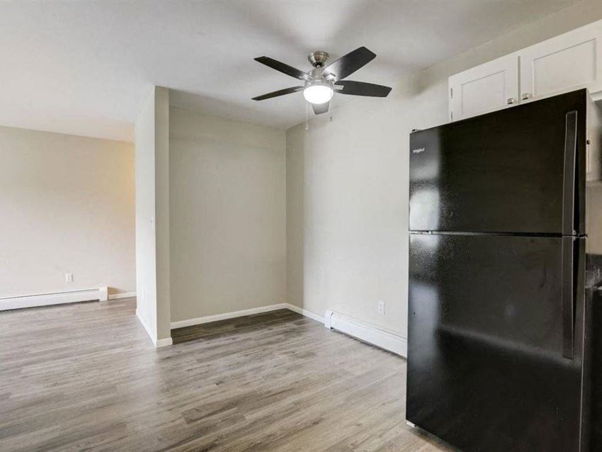 North Shore Manor Apartments