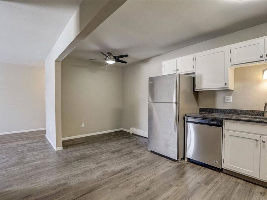 North Shore Manor Apartments