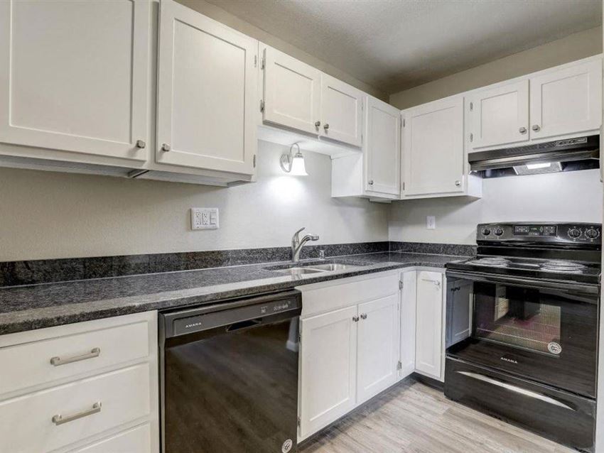 North Shore Manor Apartments