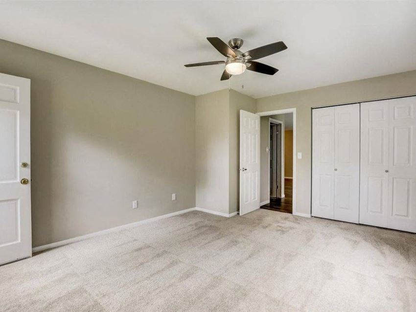 North Shore Manor Apartments