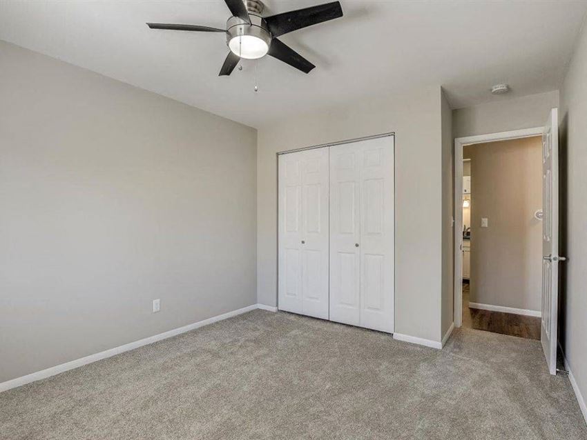 North Shore Manor Apartments