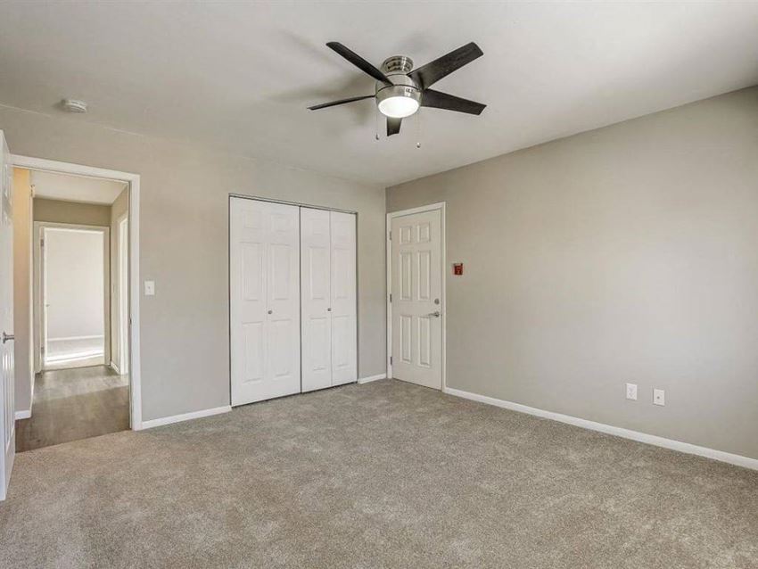 North Shore Manor Apartments