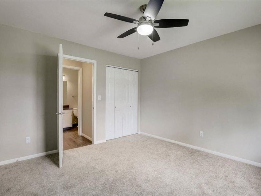 North Shore Manor Apartments