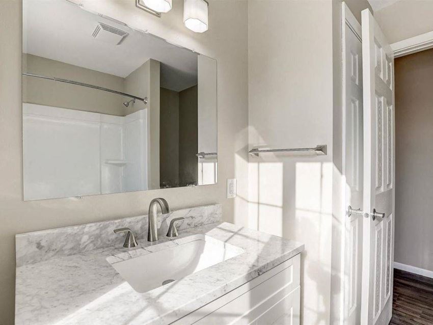 North Shore Manor Apartments