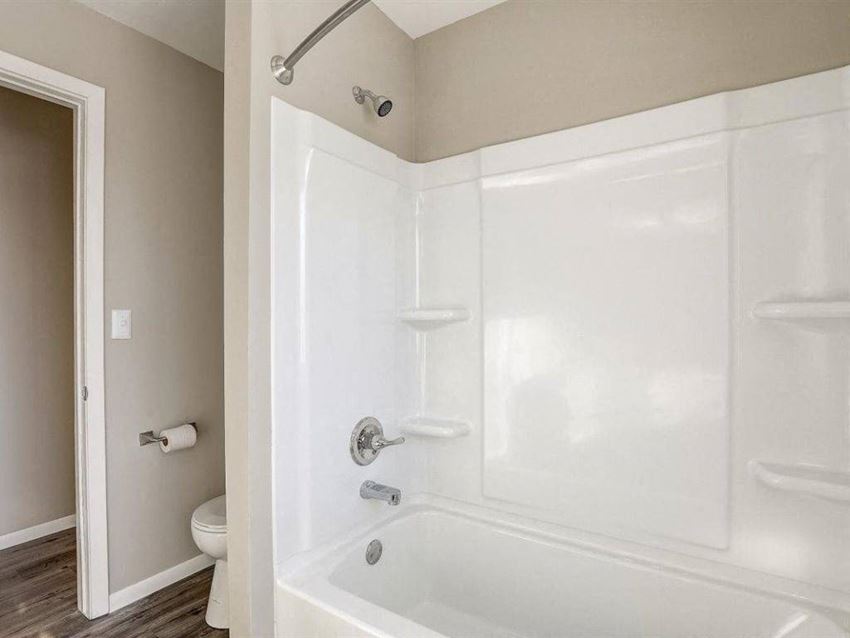 North Shore Manor Apartments