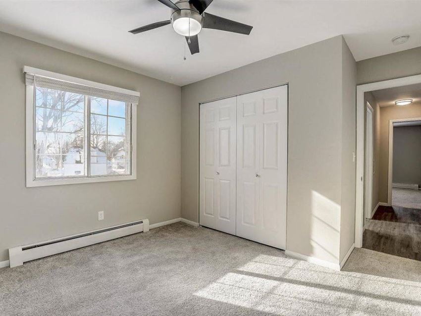 North Shore Manor Apartments