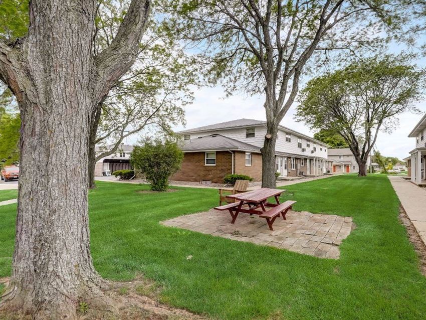 Matthias Court Apartments