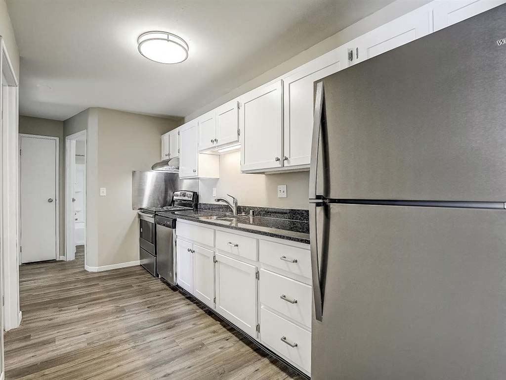 Roberts Manor Apartments photo